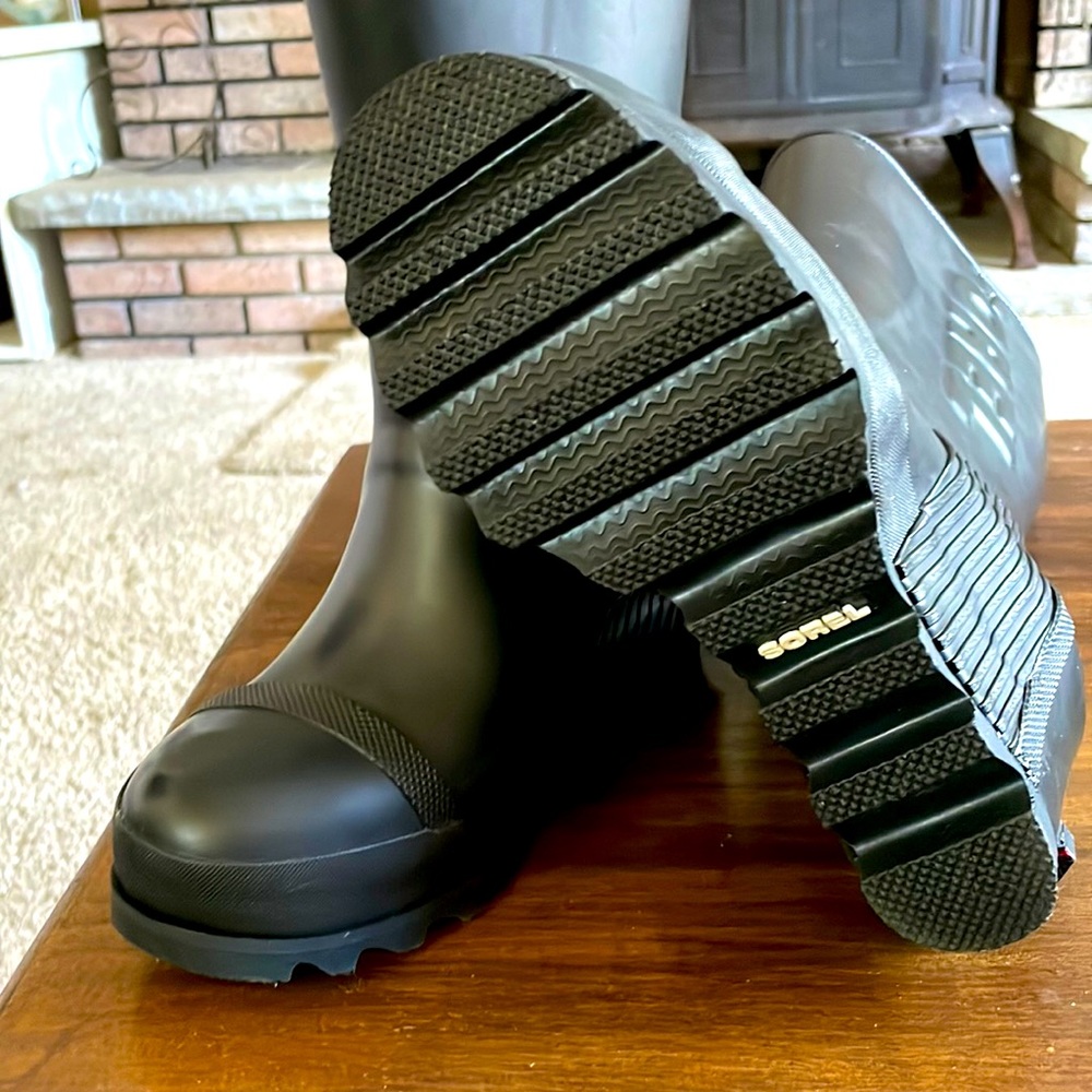 Sorel Rainboots size 6